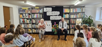 555b75f6-b72d-4a3e-ba44-24127a48bb58