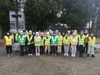 feaf13a0a6d24d9587b81e85abcc85c4