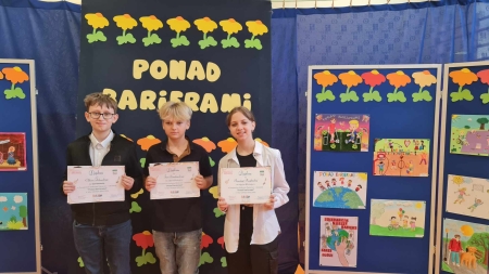 Powiatowy Konkurs Plastyczno- Literacki ''PONAD BARIERAMI''